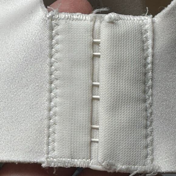 Soma Vanishing Back Full Coverage White Cream Underwire Bra Size 40D - Picture 5 of 5